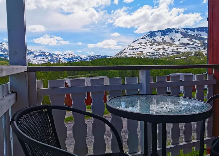 Lapphaugen Turiststasjon بيت خشبي Tennevoll