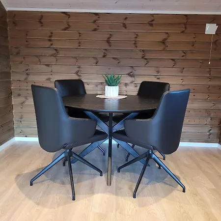 Lapphaugen Turiststasjon * Tennevoll